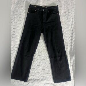 Black Levi’s wide leg high waisted jeans